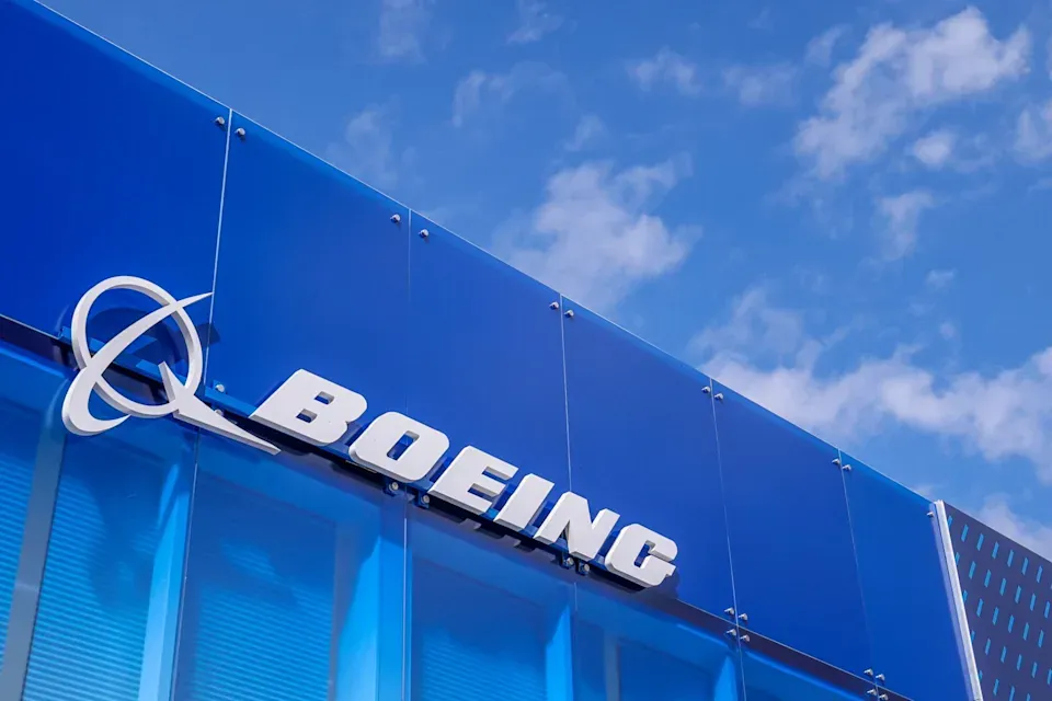 Новости компании Boeing: продажа подразделения