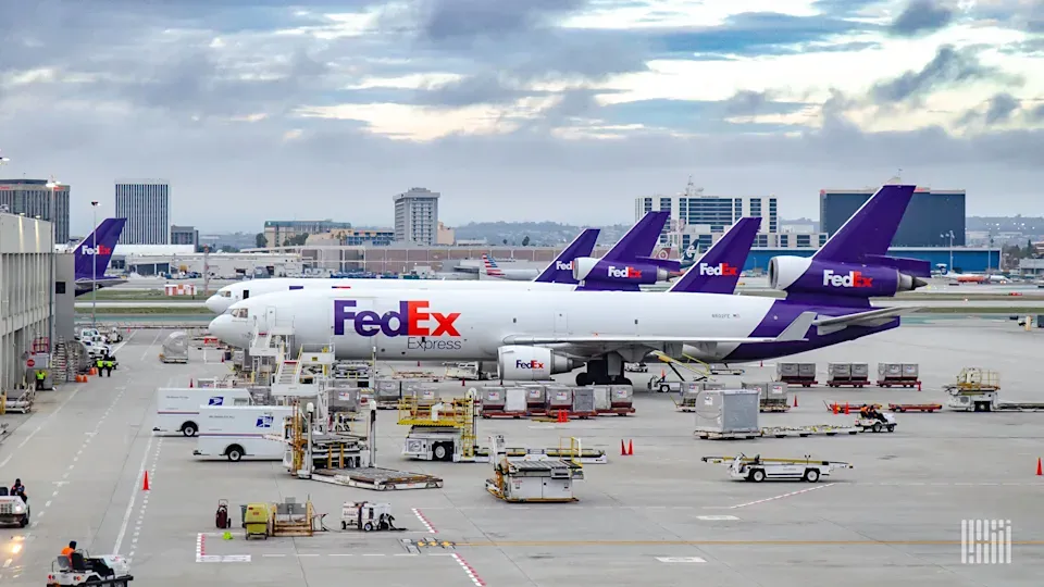 FedEx использует самолёты Boeing 777