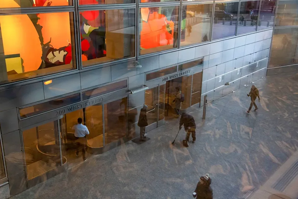 Ethos сотрудничает с Goldman