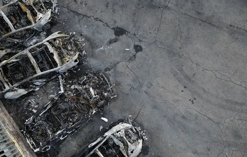 На Tesla было совершено нападение.