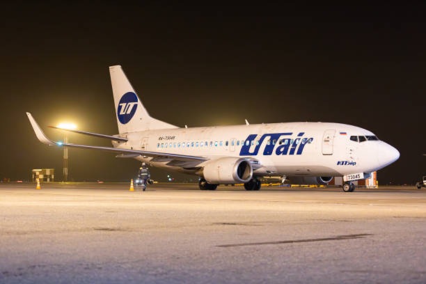 "ЮТэйр" в 4 раза сократила прибыль