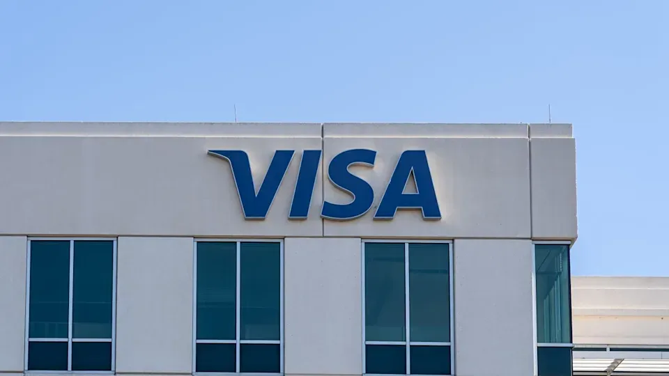 Visa расширяет спектр платёжных услуг