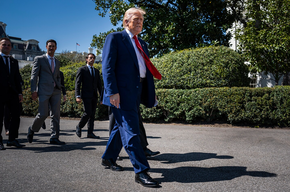 Почему Трамп приостановил пошлины?