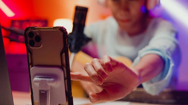 Какая социальная сеть популярная в России?