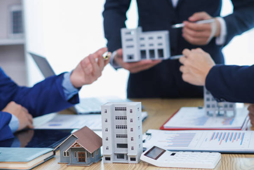 Уровень задолженности строительных компаний в Сбербанке вырос до 5,7 трлн. рублей