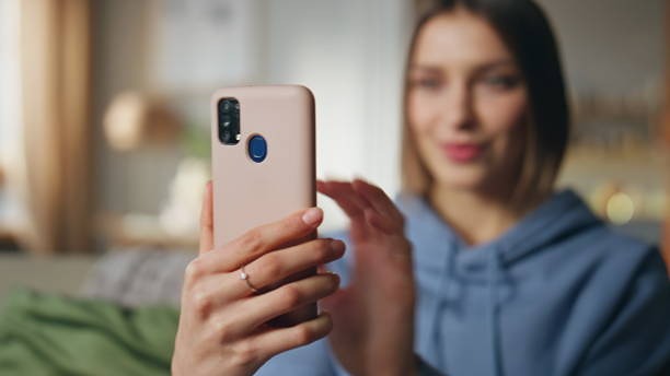 Какой российский банк первым предложит услугу удалённого открытия счетов?