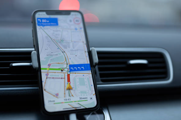 Как изменится вождение в городе с появлением информации о сигналах светофоров в «Яндекс Картах»?