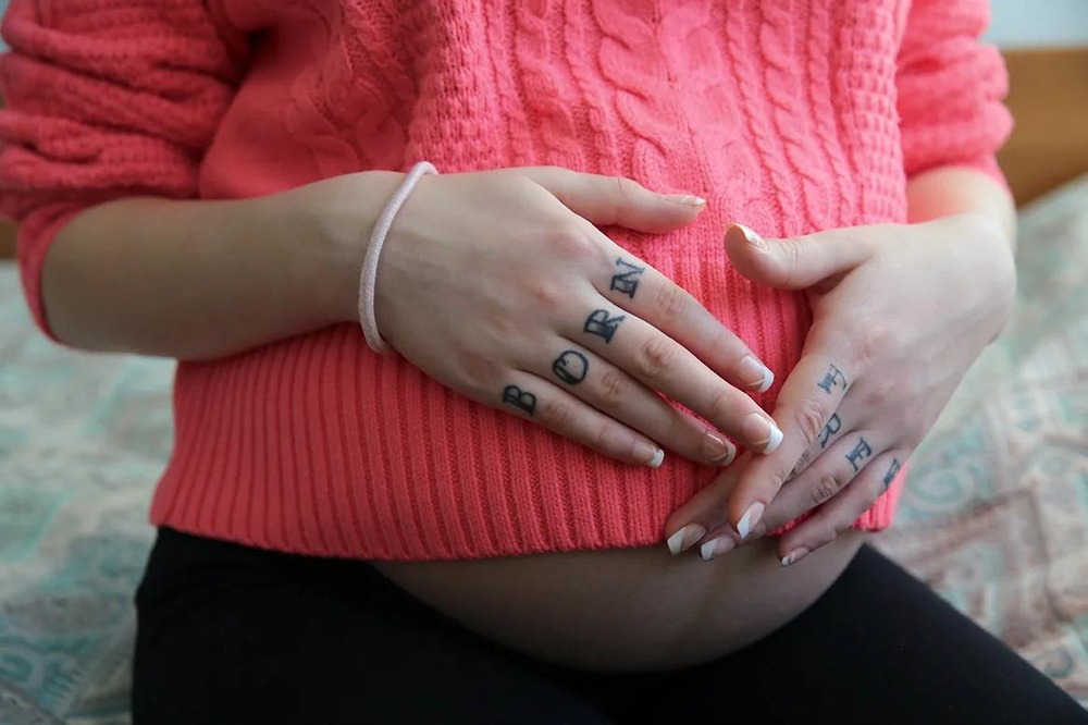 Есть ли выплаты для беременных школьниц в России?