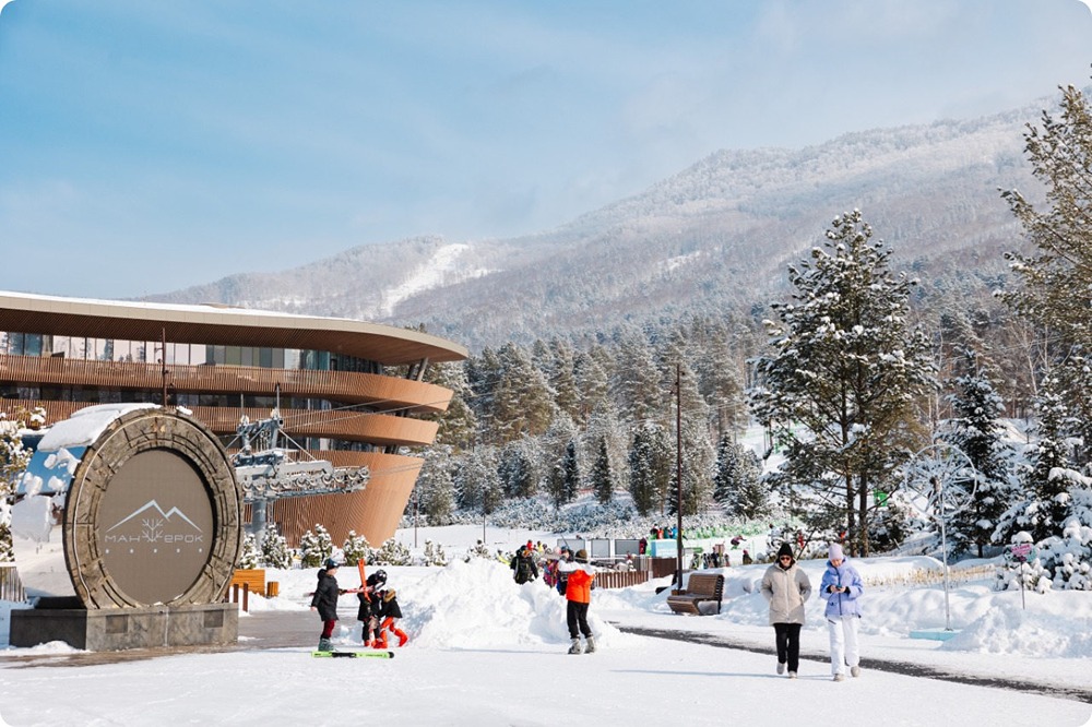 Насколько вырос поток отдыхающих на курорте «Манжерок» по сравнению с прошлым сезоном?