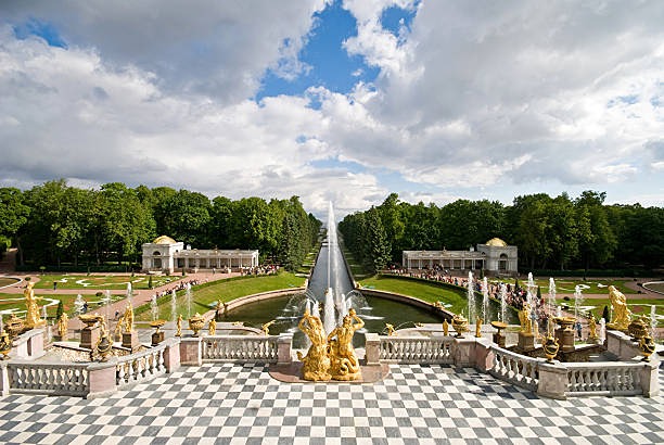 Когда включат фонтаны в «Петергофе»?