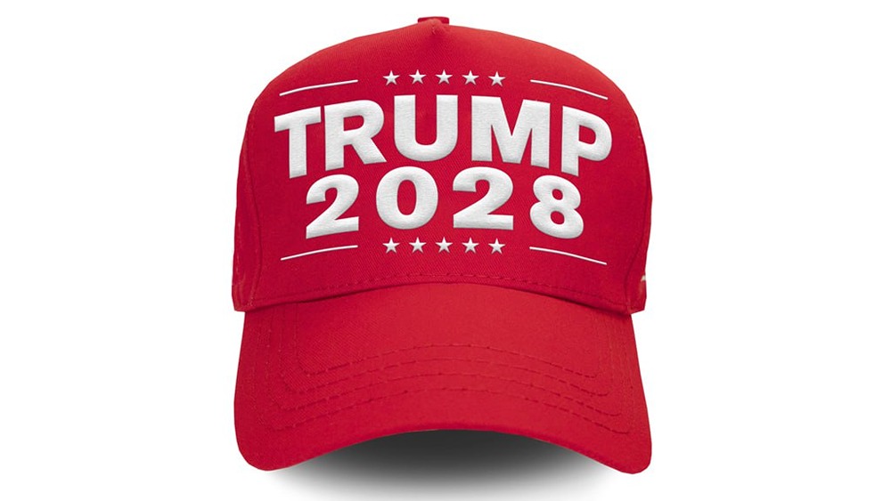 Сколько стоит бейсболка с надписью «Трамп 2028»?