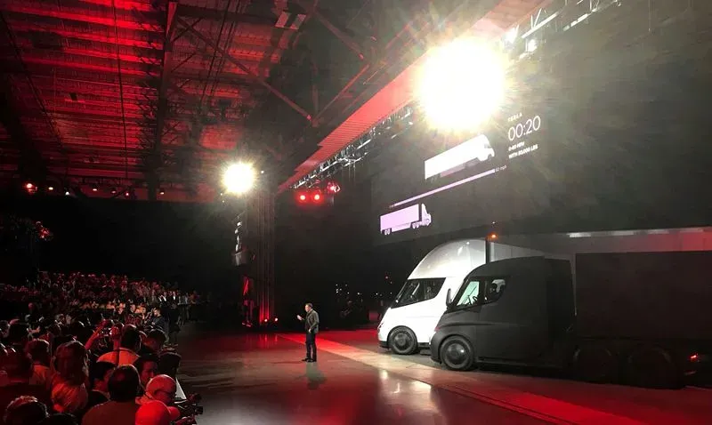 В Неваде стартует производство первых экземпляров Tesla Semi