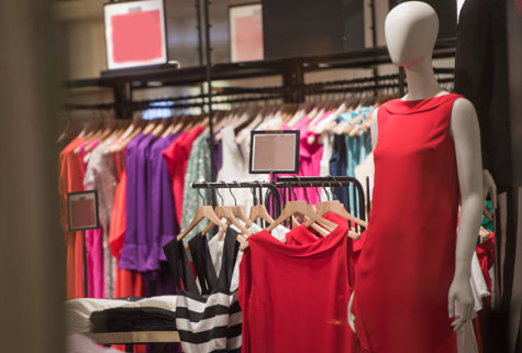 Какие бренды представлены в ассортименте «Яндекс Маркета» из магазина VIPAvenue?