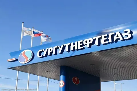 Кто возглавил Киришский нефтеперерабатывающий завод Сургутнефтегаза?