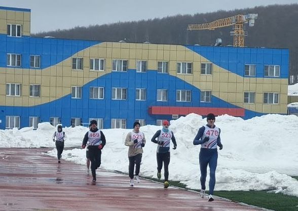 Какую дистанцию пробежали сотрудники Сахалинэнерго в честь годовщины ВОВ?