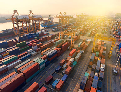 Почему сократился объём контейнерных перевозок в России в первом квартале 2025 года?