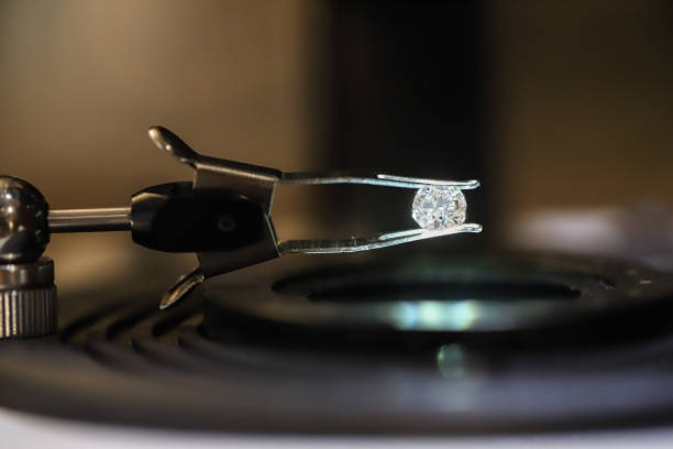 Поставки алмазов в США сократились на 85% из-за новых пошлин