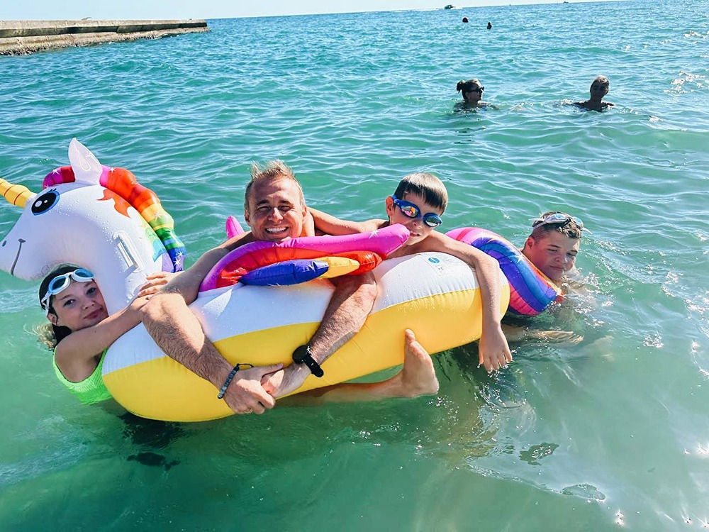 Давать ли ребенку много денег?