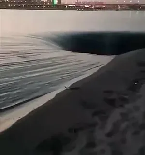 Почему на Волге образовалась воронка?