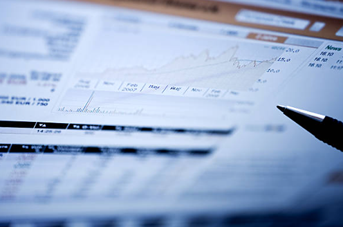 Какую выручку показал HENDERSON в апреле 2025 года?