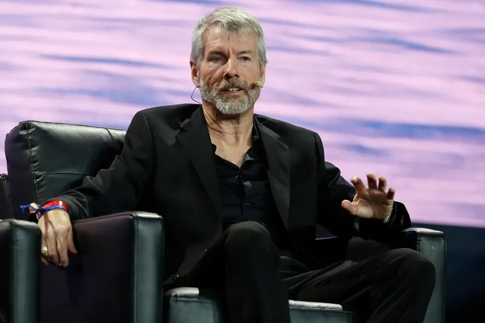 Майкл Сэйлор и Strategy: лидерство в цифровых валютах, рост акций и влияние на рынок криптовалют