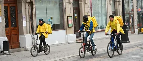 В России могут создать федеральный реестр курьеров для борьбы с нелегальной доставкой и нарушениями ПДД