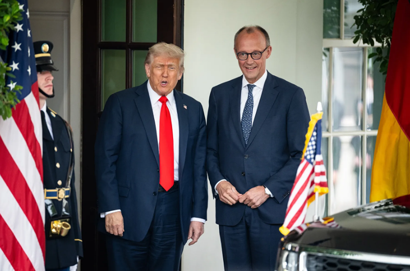 Трамп сравнил военные действия на Украине с хокейной дракой и пригрозил санкциями