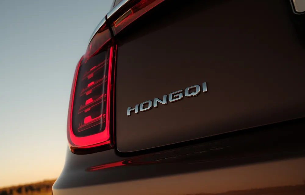 Партнерами проекта первой серийной сборки китайских автомобилей Hongqi стал "КамАЗ" и "Газпром"