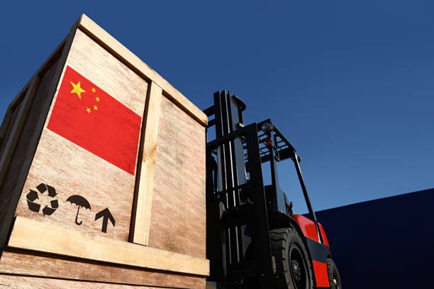 Китайские компании усиливают экспорт на фоне снижения внутреннего спроса и расширения мощностей