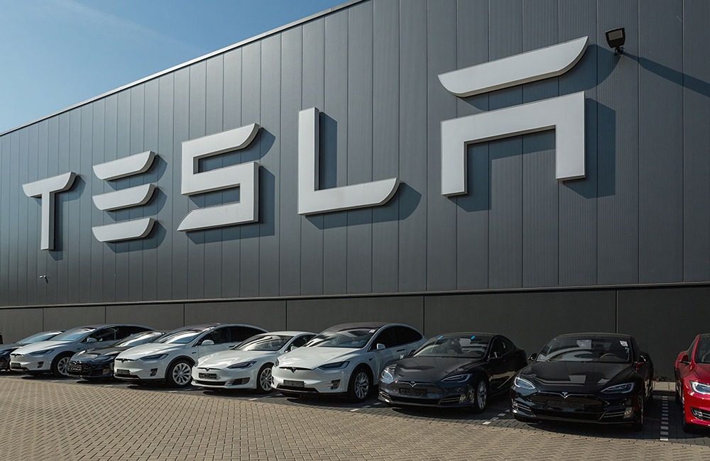 Илон Маск объявил о первой полностью автоматической доставке Tesla Model Y