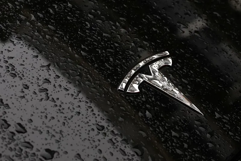 Илон Маск усиливает контроль над продажами Tesla в Европе и США на фоне снижения спроса