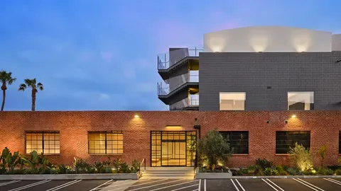 Новая студия Apple Music в Лос-Анджелесе: инновационный центр для артистов и поклонников