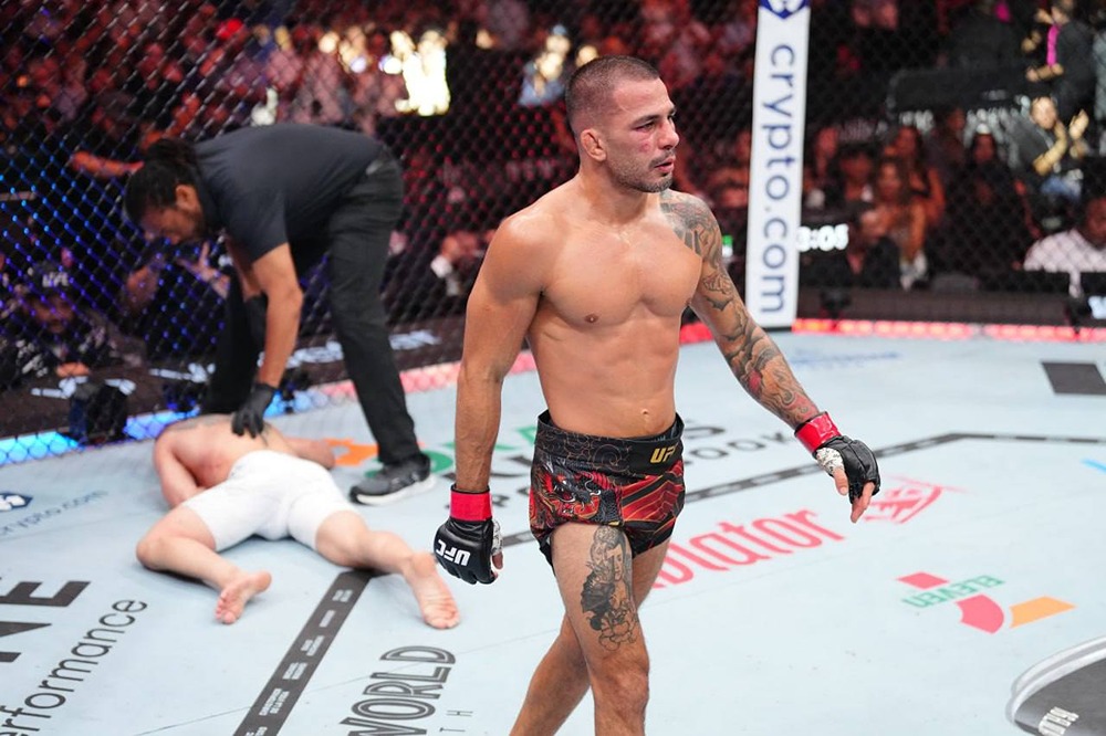 Новый чемпион в лёгком весе UFC