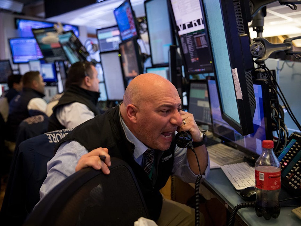 В какой день лучше покупать акции?