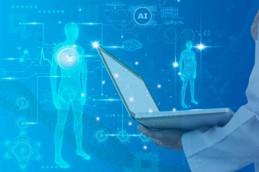 Как москвичи могут вносить данные о здоровье в электронную карту с помощью «Алисы»