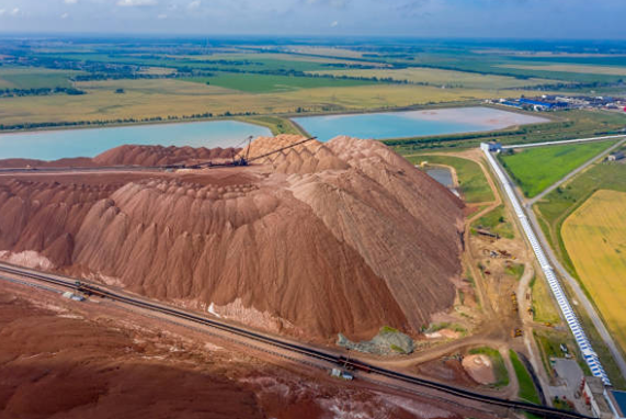 Русал компенсирует нехватку рабочих рук иностранцами