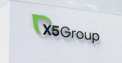 X5 Group объявляет о том, что рейтинговое агентство «АКРА» подтвердило
высший кредитный рейтинг Компании на уровне ААА(RU)