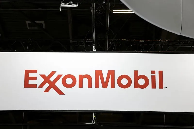 Exxon Mobil предупреждает о снижении прибыли во втором квартале из-за падения цен на нефть и газ