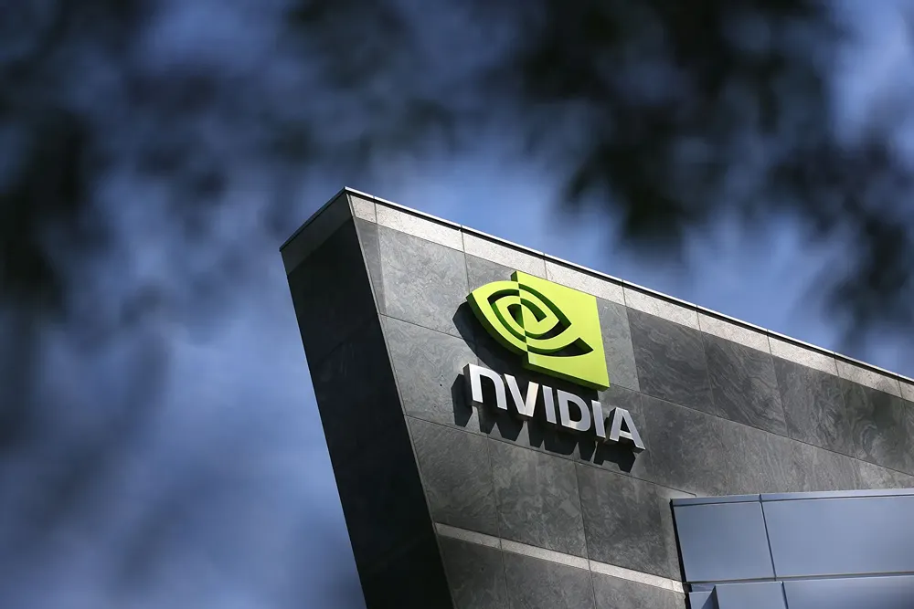 Nvidia возобновляет поставки ИИ H20 в Китай после получения экспортных лицензий от США