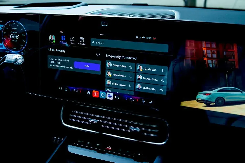 Mercedes-Benz и Microsoft расширяют партнерство: новые бизнес-инструменты и интеграция Teams в автомобили