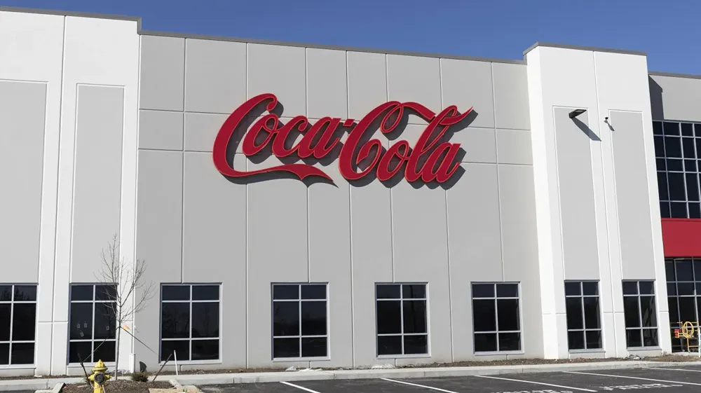 Coca-Cola превзошла прогнозы по выручке и прибыли: рост спроса на напитки с нулевым содержанием сахара