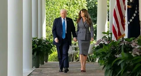 Влияние первой леди Мелании Трамп на решение Трампа по санкциям