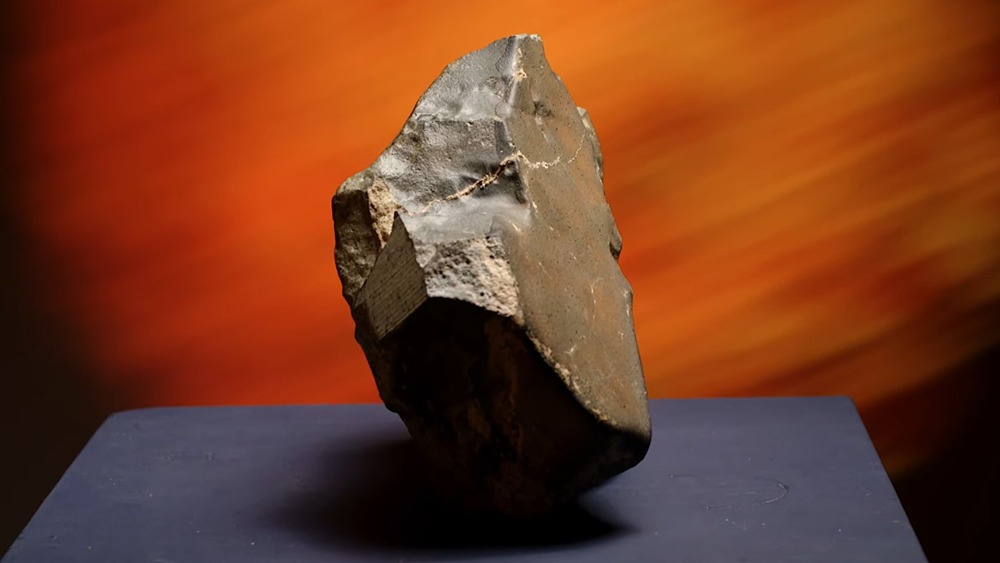 Уникальный марсианский осколок продан за миллионы долларов: история крупнейшего на Земле марсианского метеорита