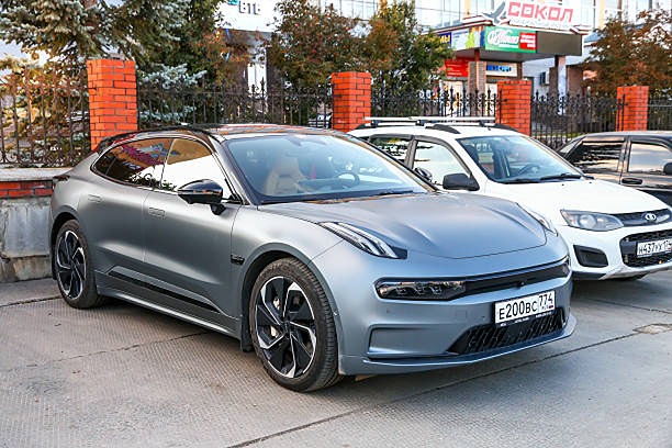 Zeekr и Tesla в топ-3 брендов на рынке подержанных электромобилей в России