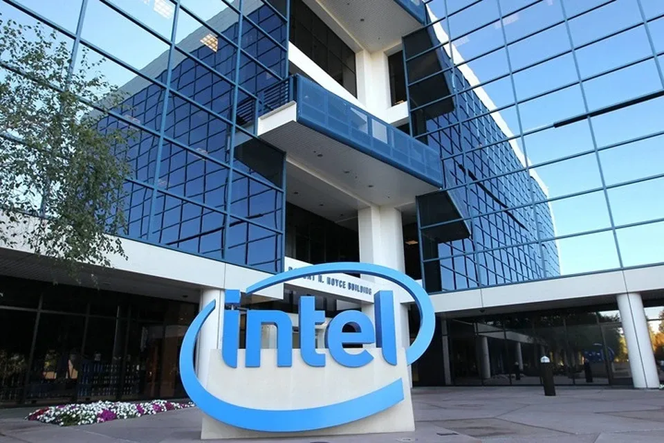 Intel: резкое падение акций после объявления о убытках и сокращении штата до 75 000 человек