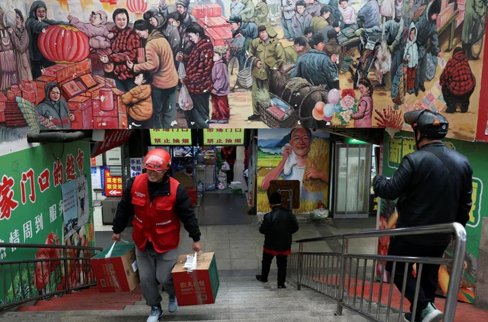 Китайские лидеры электронной коммерции продолжают ценовую войну в секторе «мгновенной розничной торговли», не обращая внимания на регуляторные риски