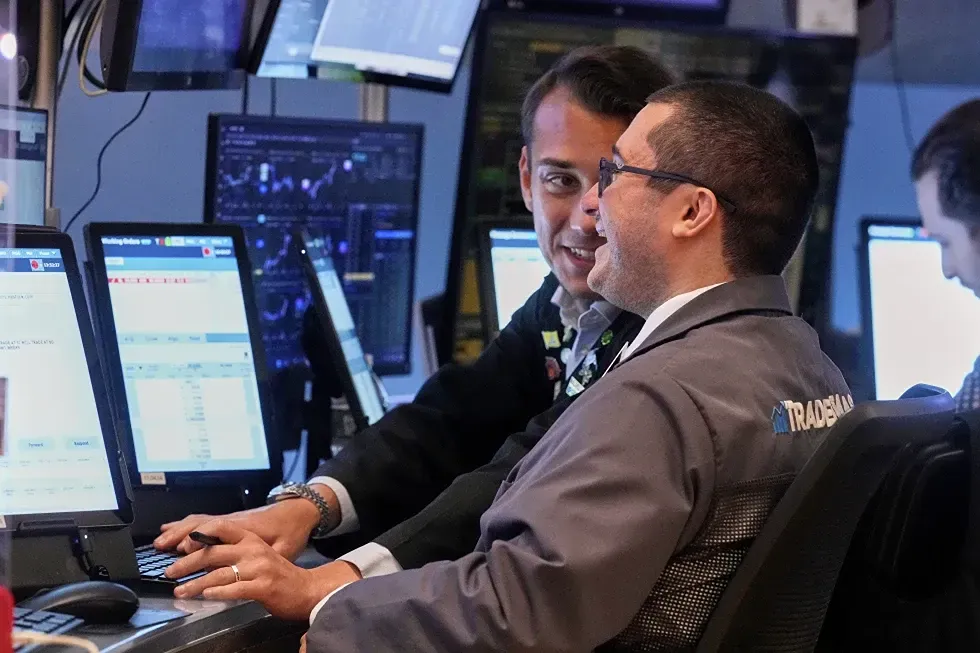 Американские индексы S&P 500 и Dow Jones незначительно растут на открытии торговой сессии