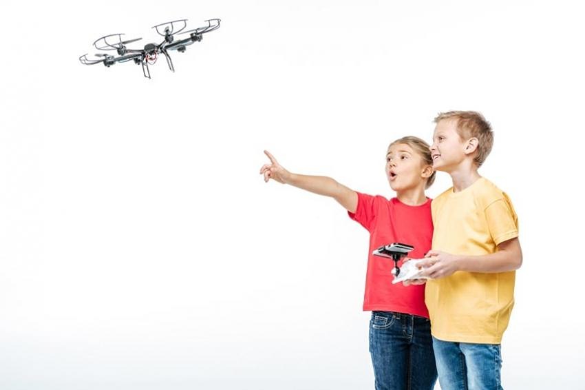 Обучение управлению беспилотниками в детских садах Перми: старт проекта по беспилотному спорту для малышей