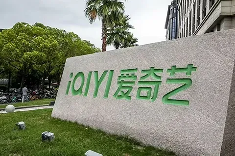 Успех летней линейки iQIYI: популярные проекты «Дневник коронера», «Как ты смеешь!» и «Роза Финч»