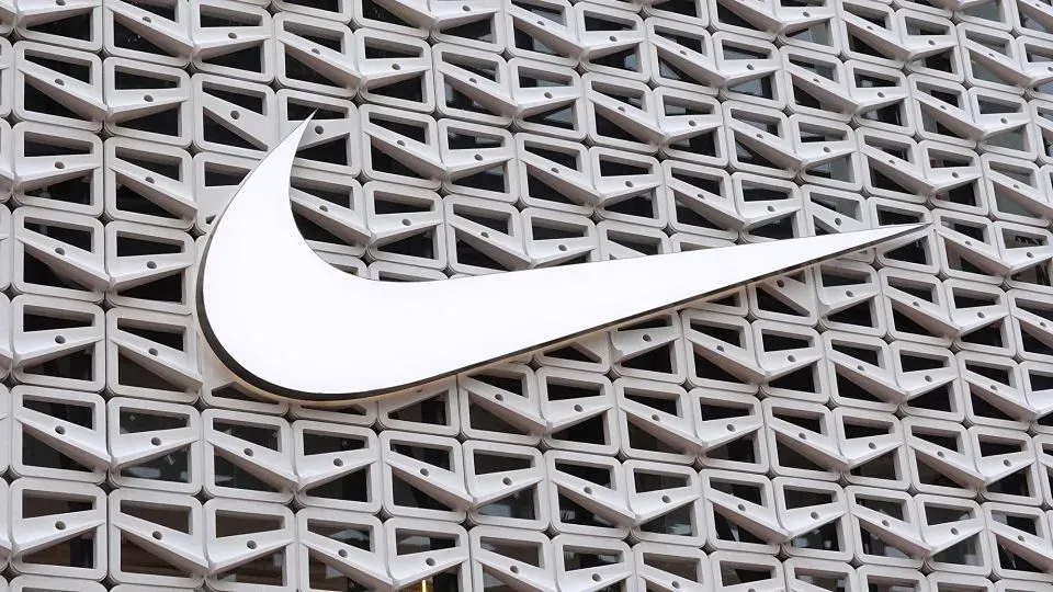 Реклама кроссовок Nike названа «вводящей в заблуждение» за рекламу детской обуви за 35 долларов взрослым